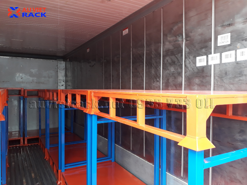 pallet sắt xếp chồng